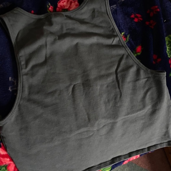 Good American Essential Cut In Crop Tank - Picture 2 of 3